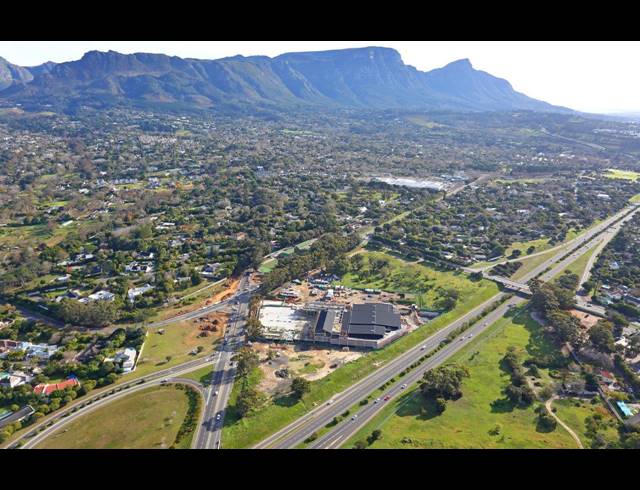 114M² OFFICE TO LET IN CONSTANTIA